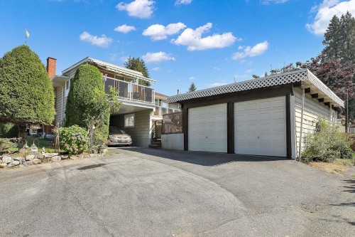 203 26Th Street E, North Vancouver, BC 