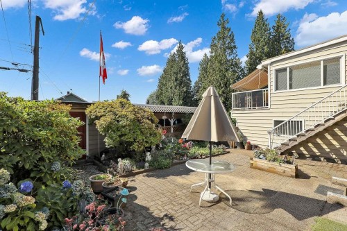 203 26Th Street E, North Vancouver, BC 