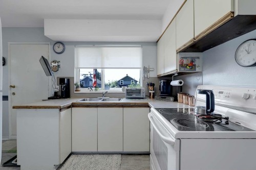 203 26Th Street E, North Vancouver, BC 