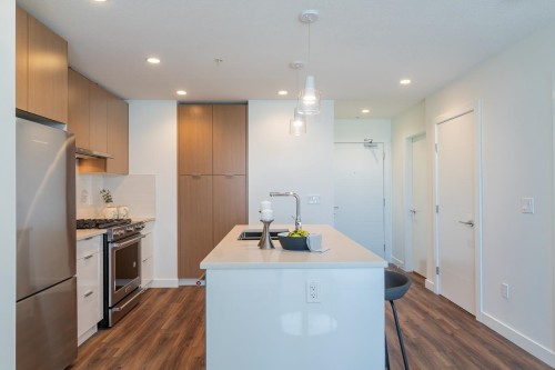 403-108 8Th Street E, North Vancouver, BC 