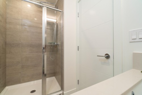 403-108 8Th Street E, North Vancouver, BC 