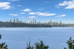 3570 Creery Avenue  West Vancouver, BC V7V 2M1