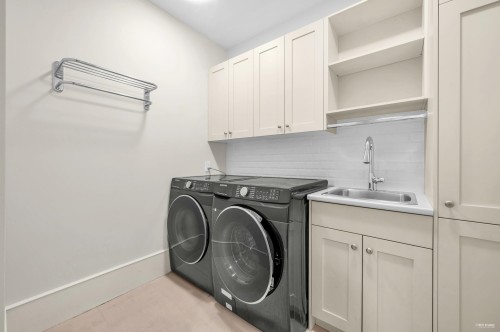 3570 Creery Avenue, West Vancouver, BC 