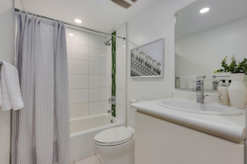 1102-66 Cordova Street W, Vancouver, BC 