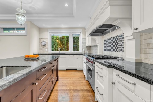 4358 Erwin Drive, West Vancouver, BC 