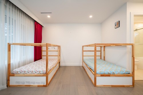 1026 Belmont Avenue, North Vancouver, BC 