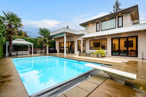 1026 Belmont Avenue, North Vancouver, BC 