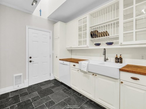 33 66A Street, Delta, BC 