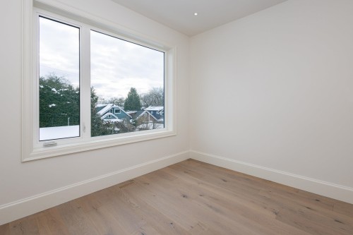 2382 5Th Avenue E, Vancouver, BC 