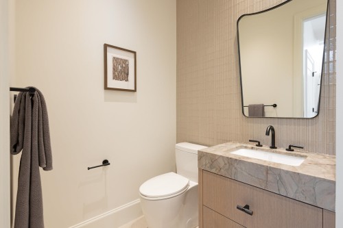 2382 5Th Avenue E, Vancouver, BC 