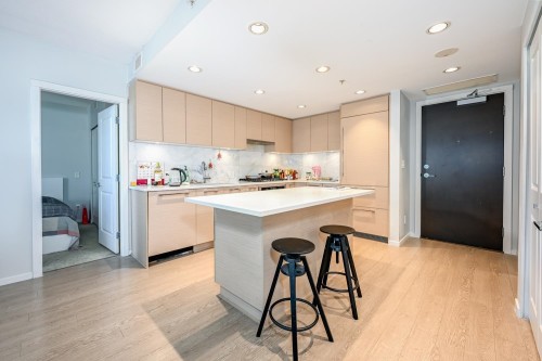 1605-6700 Dunblane Avenue, Burnaby, BC 