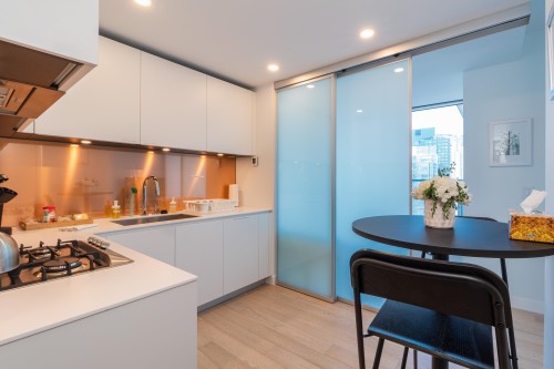 2010-1480 Howe Street, Vancouver, BC 