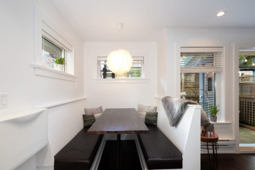 250 10Th Street E, North Vancouver, BC 