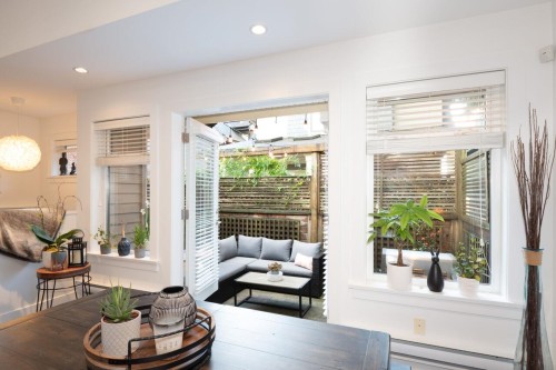 250 10Th Street E, North Vancouver, BC 