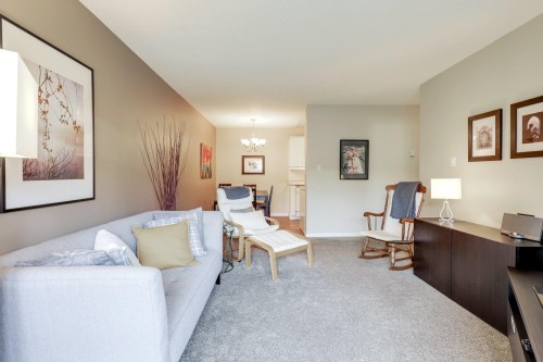 302-330 1St Street E, North Vancouver, BC 