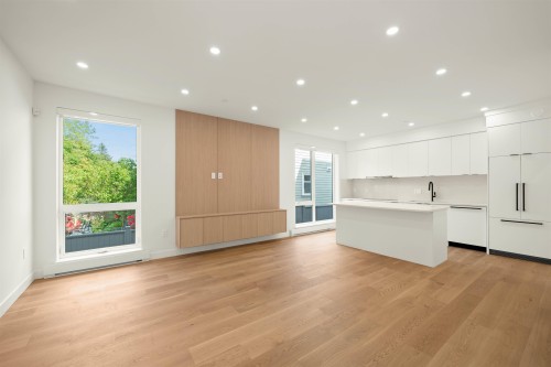 1904 8Th Avenue E, Vancouver, BC 