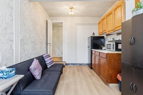 556 Ballantree Road, West Vancouver, BC 