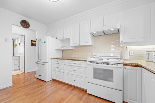 1601-2203 Bellevue Avenue, West Vancouver, BC 