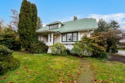 1204 Grand Boulevard  North Vancouver, BC V7L 3X4