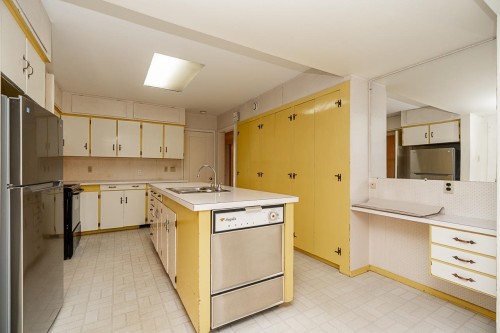 1204 Grand Boulevard, North Vancouver, BC 