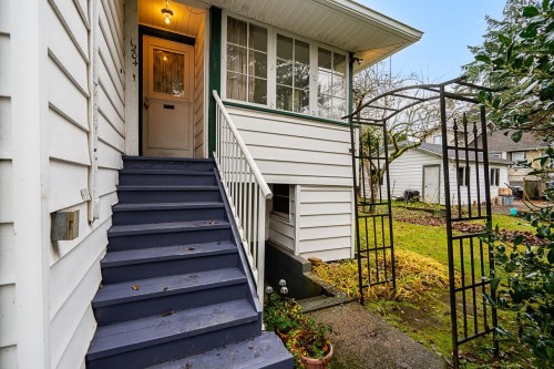 1204 Grand Boulevard, North Vancouver, BC 