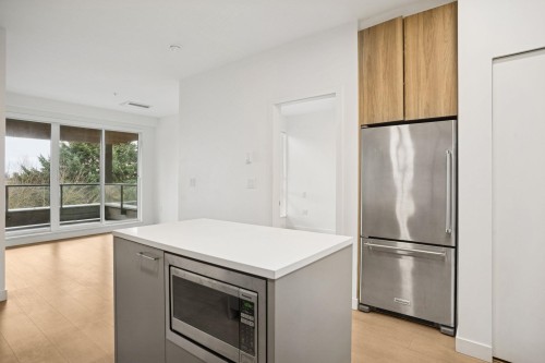 514-7588 16Th Street, Burnaby, BC 