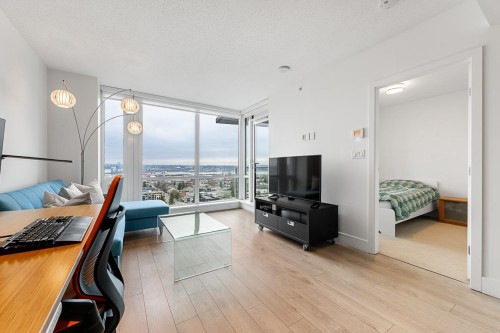 2106-1550 Fern Street, North Vancouver, BC 