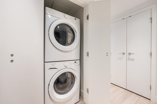 2106-1550 Fern Street, North Vancouver, BC 