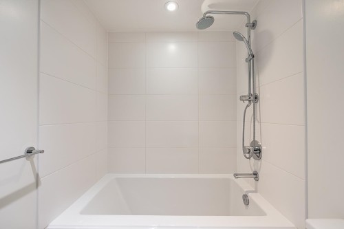 2106-1550 Fern Street, North Vancouver, BC 