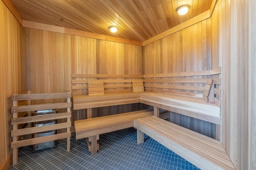 2106-1550 Fern Street, North Vancouver, BC 