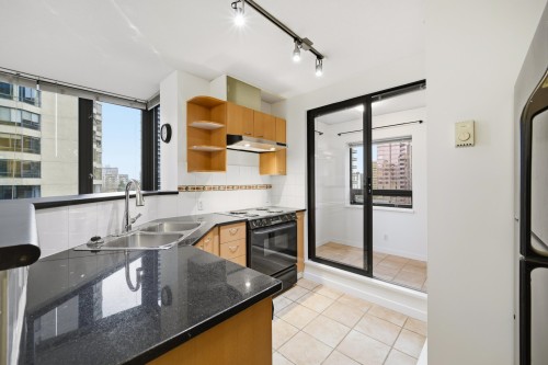 802-1367 Alberni Street, Vancouver, BC 