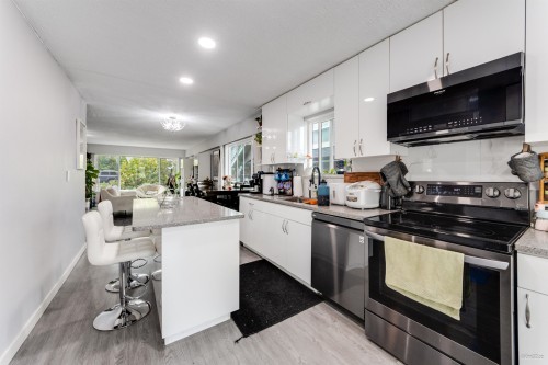 10 Stratford Avenue N, Burnaby, BC 