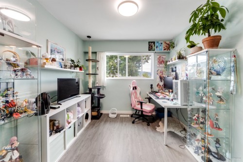 10 Stratford Avenue N, Burnaby, BC 