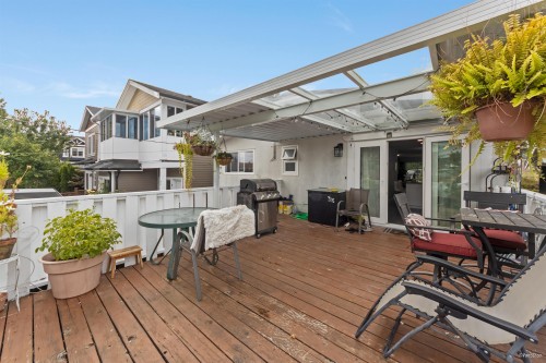 10 Stratford Avenue N, Burnaby, BC 