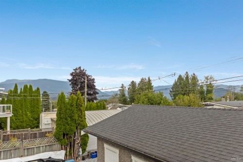 10 Stratford Avenue N, Burnaby, BC 