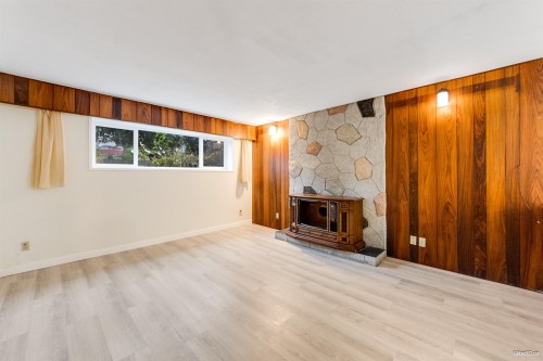 10 Stratford Avenue N, Burnaby, BC 