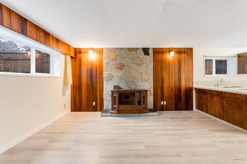 10 Stratford Avenue N, Burnaby, BC 