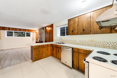 10 Stratford Avenue N, Burnaby, BC 