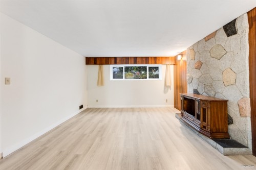 10 Stratford Avenue N, Burnaby, BC 