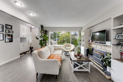 10 Stratford Avenue N, Burnaby, BC 