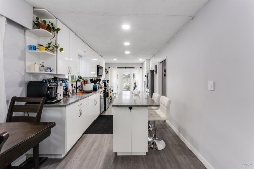 10 Stratford Avenue N, Burnaby, BC 