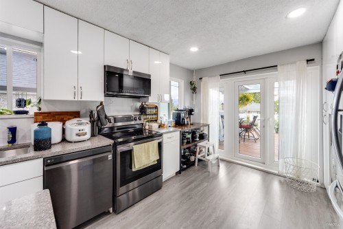 10 Stratford Avenue N, Burnaby, BC 