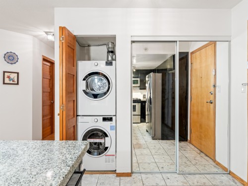 306-1328 Pender Street W, Vancouver, BC 