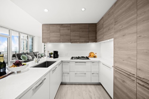 1610-7303 Noble Lane Avenue, Burnaby, BC 