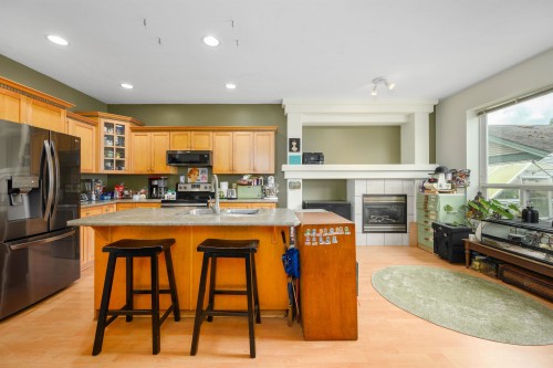 24113 102 Avenue, Maple Ridge, BC 