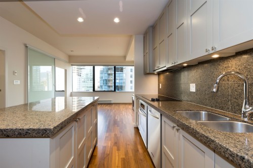 615-1333 Georgia Street W, Vancouver, BC 