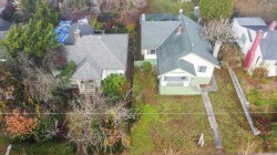 442 14th Street W North Vancouver, BC V7M 1P7