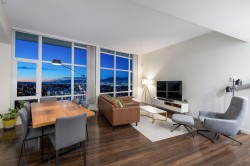 PH3-4815 Eldorado Mews  Vancouver, BC V5R 0B2