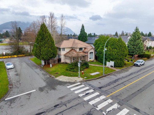 887 Riverside Drive, Port Coquitlam, BC 