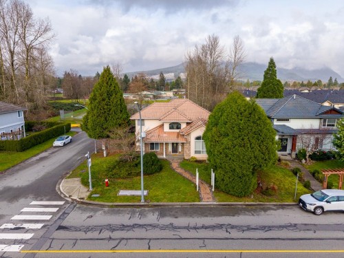 887 Riverside Drive, Port Coquitlam, BC 